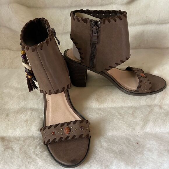 Very Volatile brown vegan leather Boho beaded ankle strap sandals 3” heels SZ8 - Picture 2 of 11